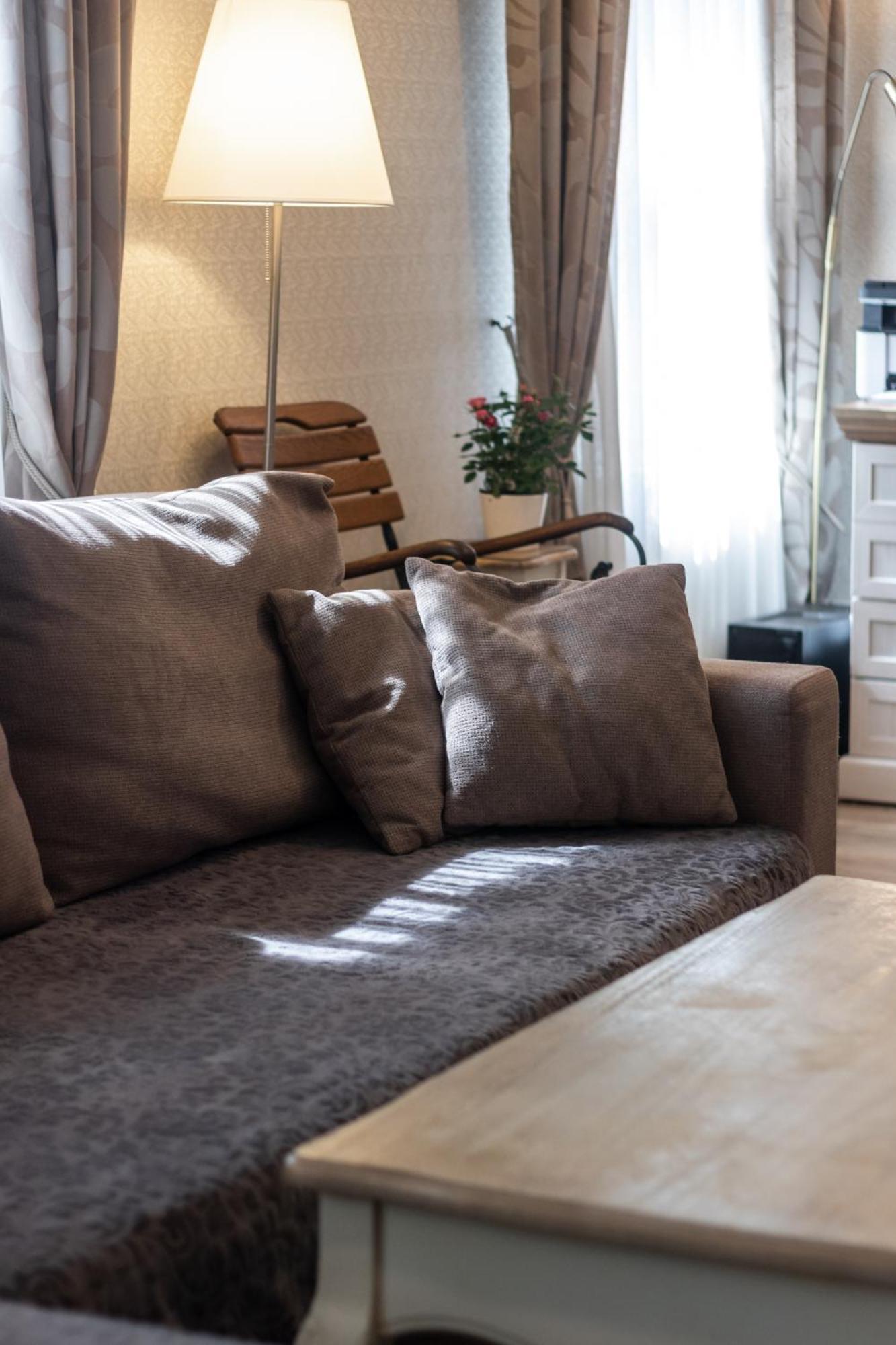Elegant Apartment In Historical Centre & Free Locked Parking Riga Exterior foto